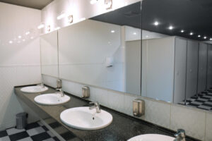 commercial bathroom cleaning